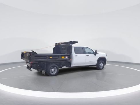 New 2025 GMC Sierra 3500 Pro w/ Convenience Package image 8