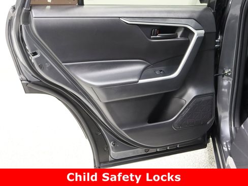 Used 2024 Toyota RAV4 LE image 22
