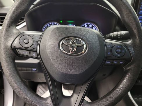 Used 2021 Toyota RAV4 XLE w/ Convenience Package image 19