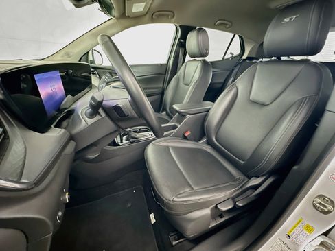 Used 2024 Buick Encore GX Sport Touring AWD/4WD image 13