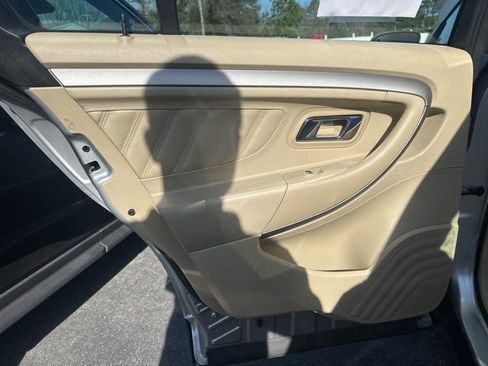 Used 2015 Ford Taurus SEL w/ Equipment Group 201A image 7