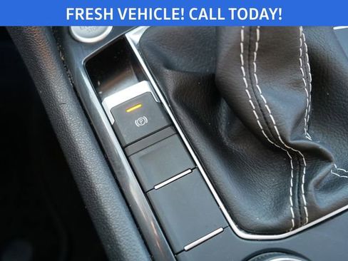 Certified 2023 Volkswagen Tiguan SE image 34