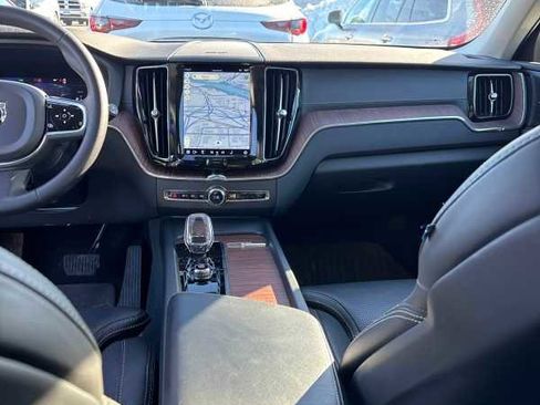 Certified 2023 Volvo XC60 T8 Ultimate w/ Climate Package image 5