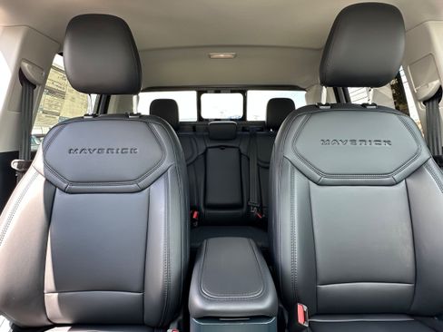 New 2026 Ford Maverick Lariat w/ Black Appearance Package AWD/4WD image 18