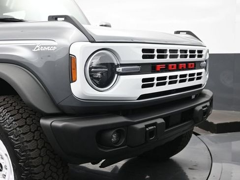 Certified 2025 Ford Bronco Heritage Edition AWD/4WD image 35
