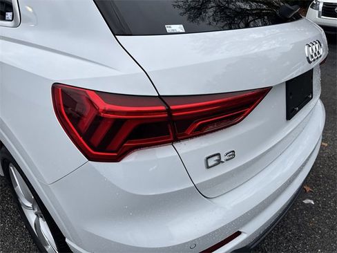 Used 2020 Audi Q3 2.0T Premium w/ Convenience Package image 34