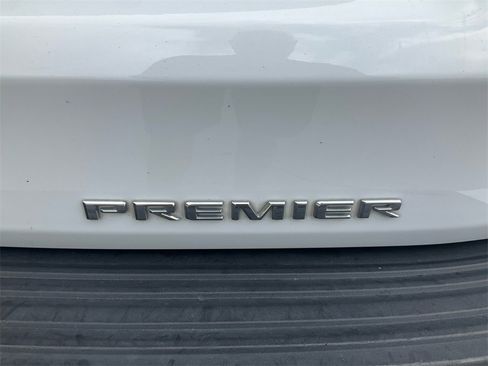 Used 2023 Chevrolet Suburban Premier image 31