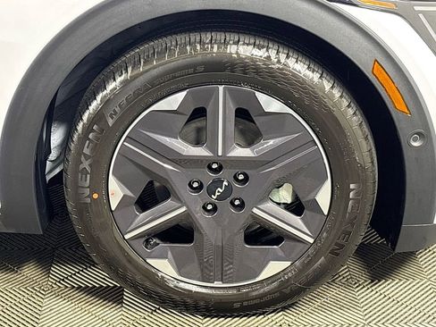 New 2025 Kia EV6 Light w/ Light LR Technology Package image 23