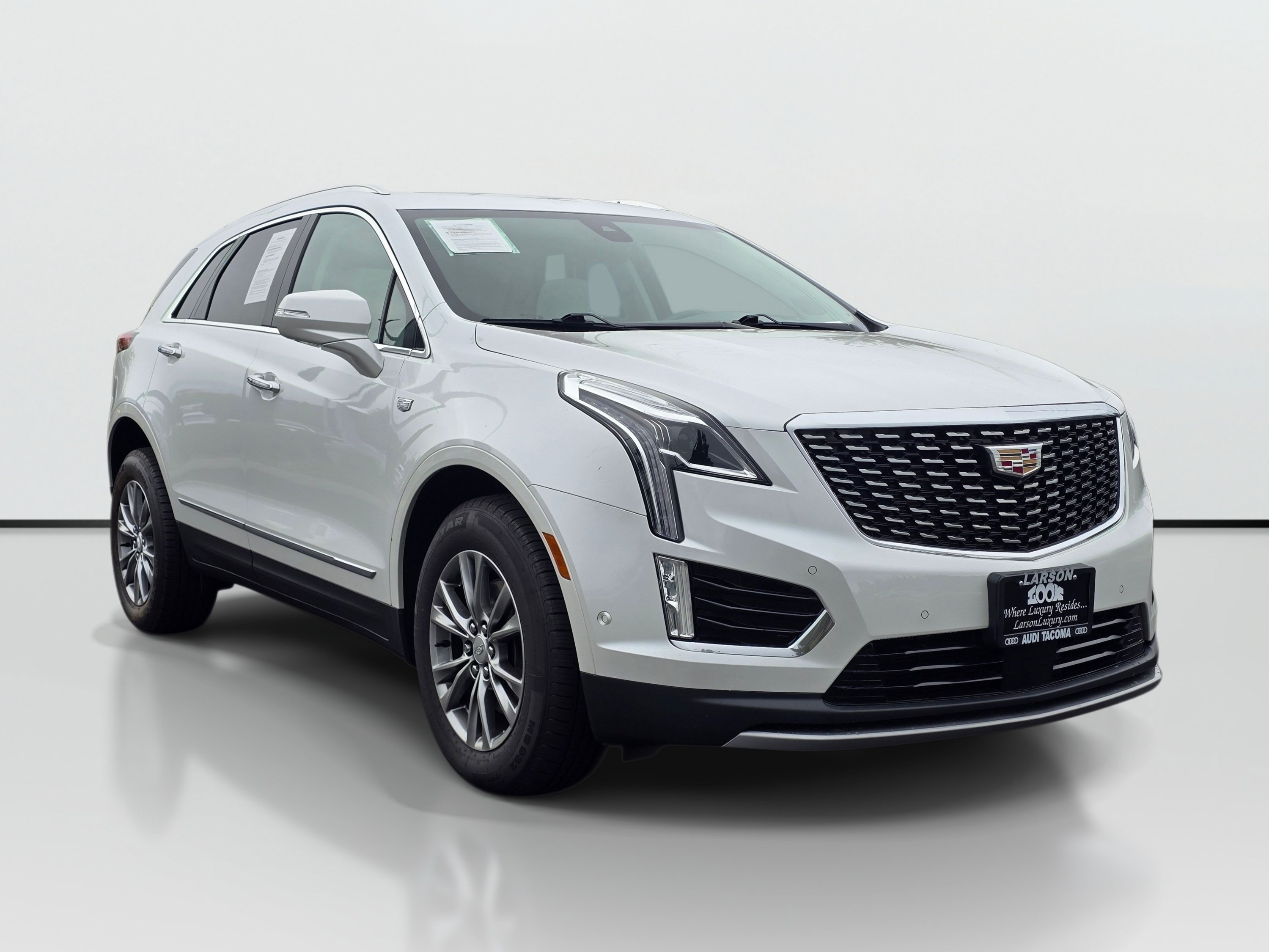 Used 2023 Cadillac XT5 Premium Luxury w/ Technology Package AWD/4WD image 7
