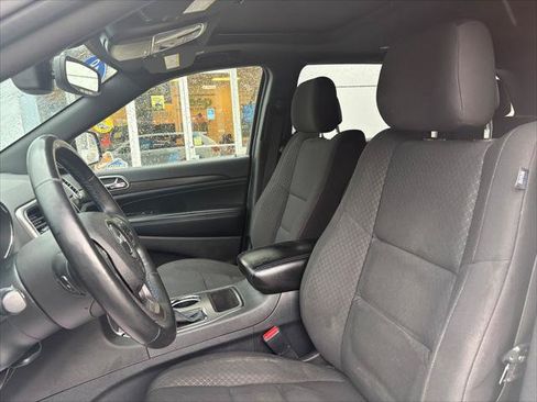 Certified 2018 Jeep Grand Cherokee Laredo AWD/4WD image 16