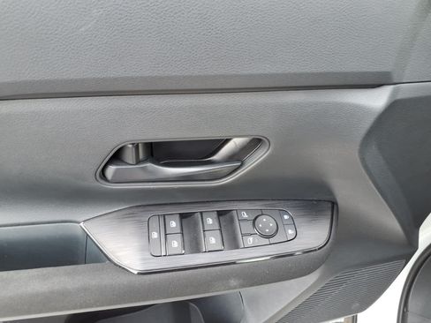 Used 2025 Nissan Kicks S AWD/4WD image 13