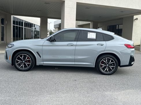 Used 2024 BMW X4 M40i w/ Premium Package image 4