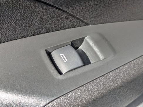 New 2026 Chevrolet Trax RS w/ Sunroof Package FWD image 23
