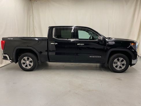 Used 2025 GMC Sierra 1500 SLT AWD/4WD image 9