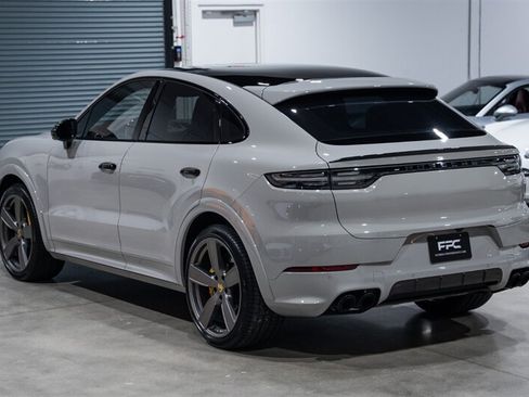 Used 2021 Porsche Cayenne Turbo AWD/4WD image 73