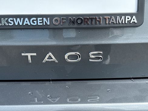 Used 2022 Volkswagen Taos SE FWD image 10