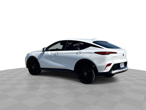 Used 2024 Buick Envista Sport Touring w/ Convenience II Package FWD image 6