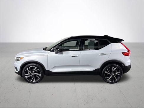 Used 2021 Volvo XC40 T5 R-Design w/ Advanced Package AWD/4WD image 9