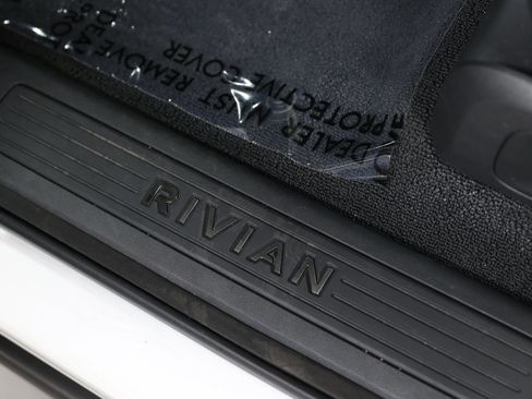 Used 2024 Rivian R1S Adventure AWD/4WD image 22