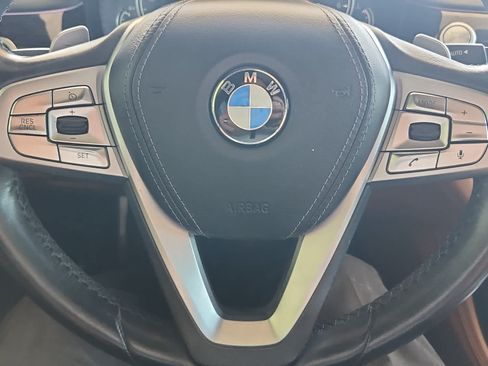 Used 2017 BMW 750i RWD image 21