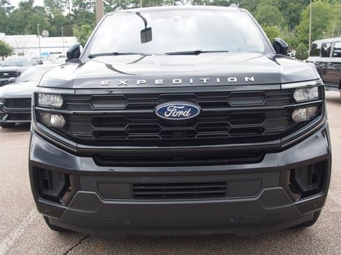 Certified 2025 Ford Expedition Max Active RWD image 3