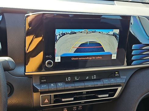 Used 2025 Toyota Camry LE image 17