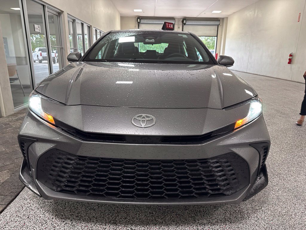 Used 2026 Toyota Camry SE FWD image 8