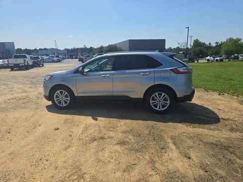 Used 2020 Ford Edge SEL w/ Convenience Package FWD image 3