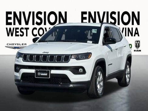 Used 2025 Jeep Compass Latitude image 5