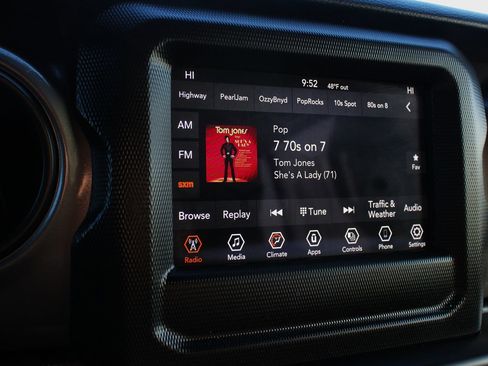 Used 2022 Jeep Gladiator Sport image 32