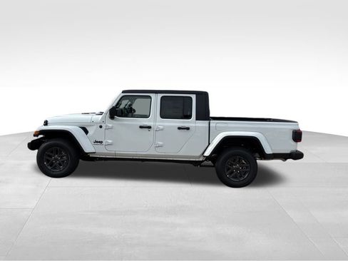New 2026 Jeep Gladiator Sport image 2