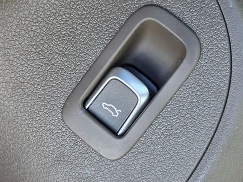 Used 2015 Audi Q5 2.0T Premium Plus w/ Technology Package image 26