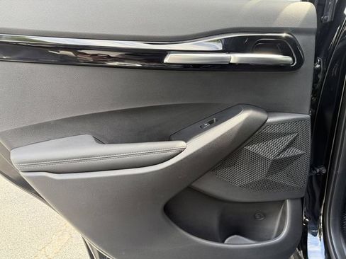 Certified 2025 Kia Seltos EX FWD image 30