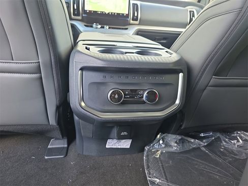 New 2025 Ford Expedition Active image 32