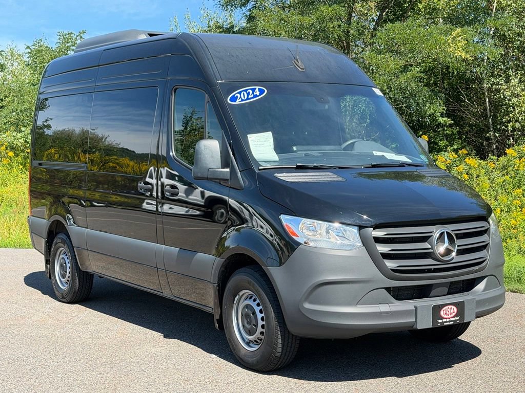 Used 2024 Mercedes-Benz Sprinter 2500 image 1