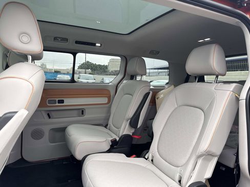 New 2025 Volkswagen ID. Buzz Pro S Plus image 9