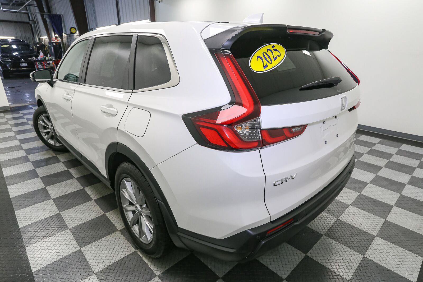 Used 2025 Honda CR-V EX-L image 11