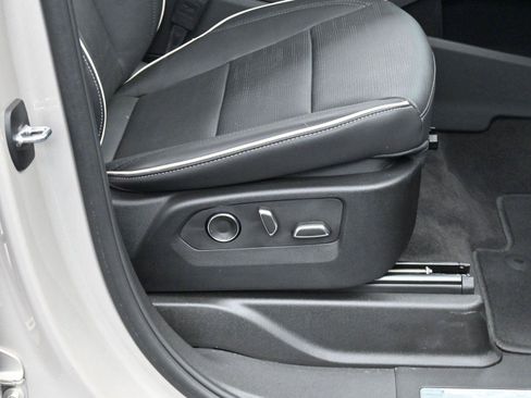 Certified 2024 Cadillac Escalade Premium Luxury image 39