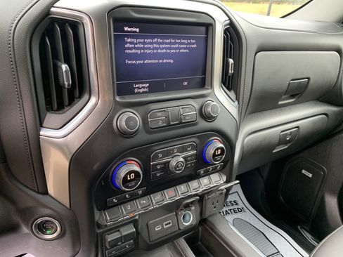 Used 2022 Chevrolet Silverado 3500 LTZ w/ LTZ Convenience Package image 35