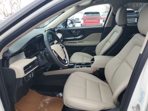 New 2026 Lincoln Corsair Premiere image 11