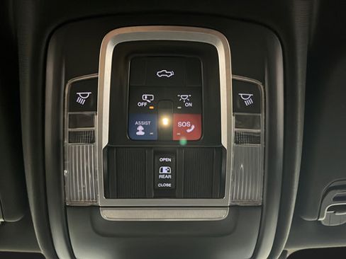 Used 2022 RAM 1500 Laramie AWD/4WD image 33