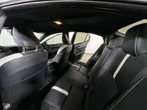 Used 2026 Toyota Camry SE FWD image 15