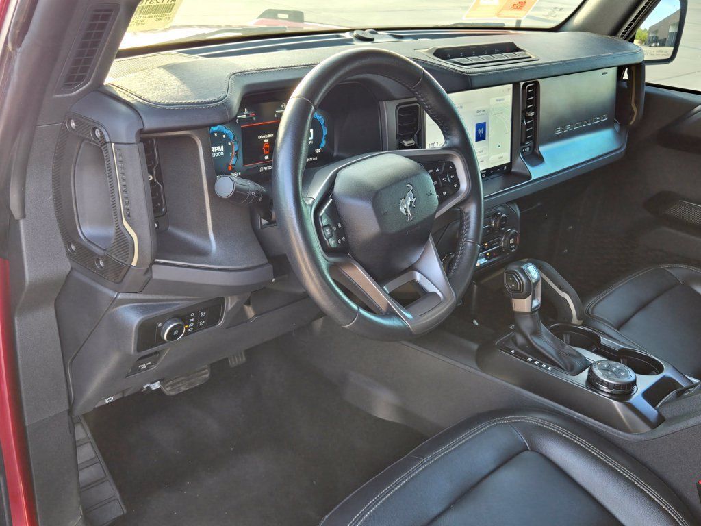 Used 2025 Ford Bronco Badlands AWD/4WD image 14