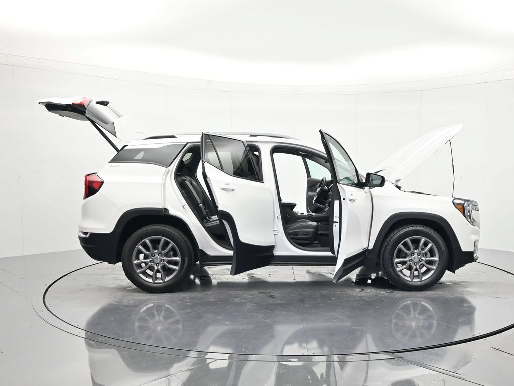 Used 2024 GMC Terrain SLT AWD/4WD image 47