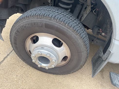 Used 2026 Ford F350 Platinum AWD/4WD image 8