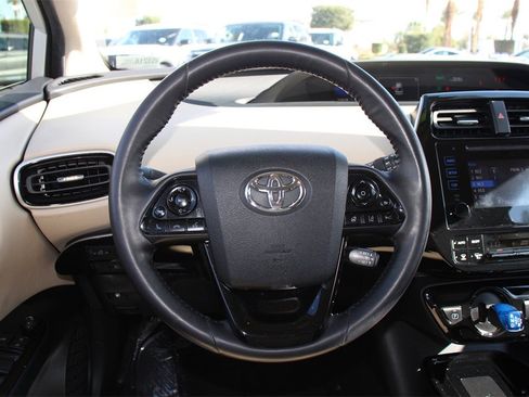 Used 2019 Toyota Prius XLE image 2