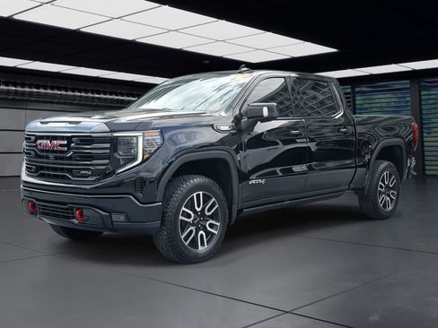 Used 2023 GMC Sierra 1500 AT4 w/ Technology Package AWD/4WD image 1