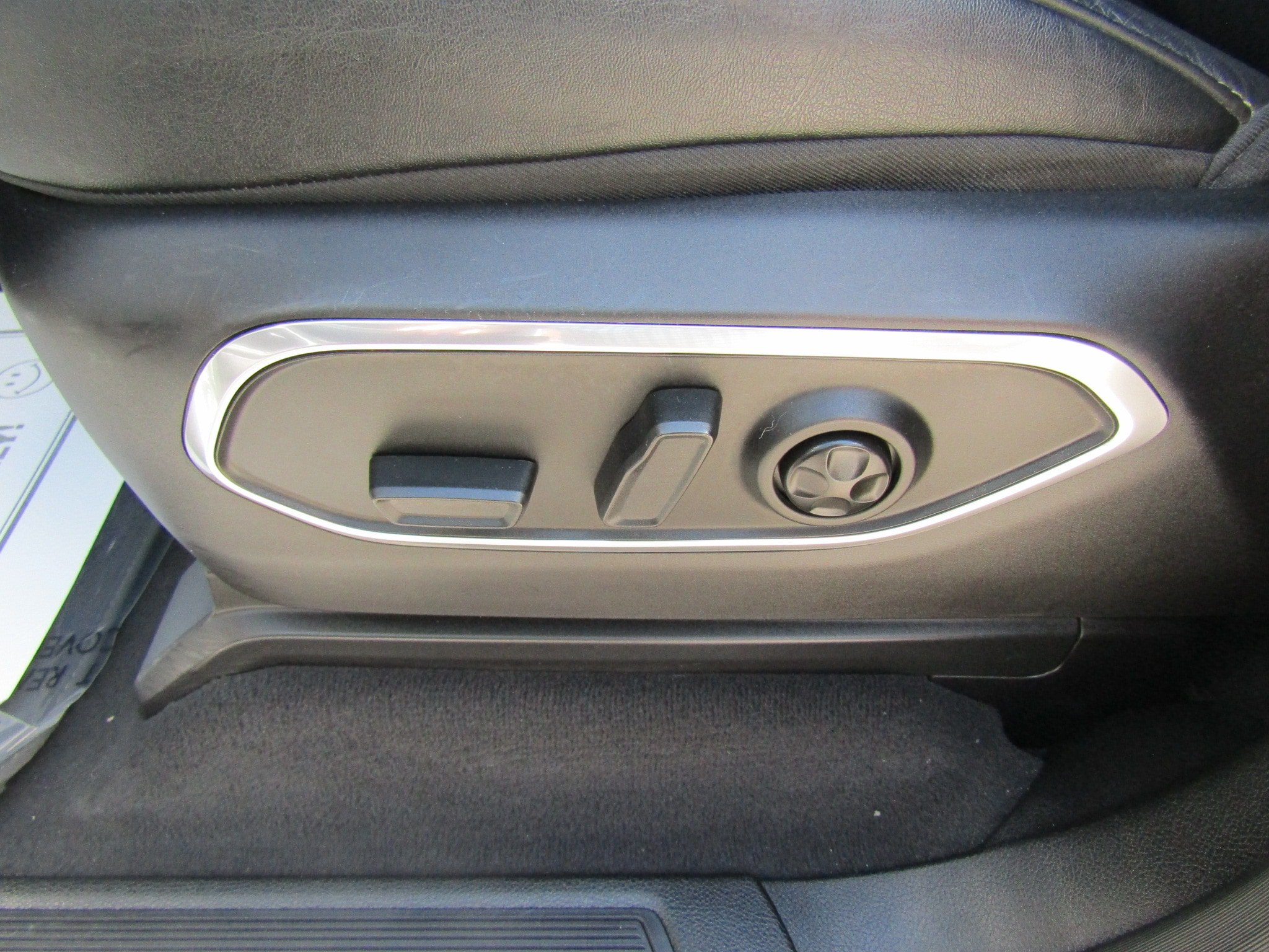 Used 2024 Jeep Wagoneer Series II w/ Flexible Seating Group AWD/4WD image 23