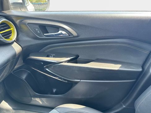 Used 2024 Chevrolet Trax LT w/ Driver Confidence Package FWD image 20