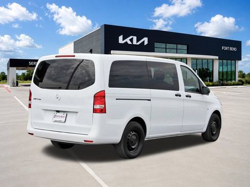 Used 2023 Mercedes-Benz Metris Passenger image 5